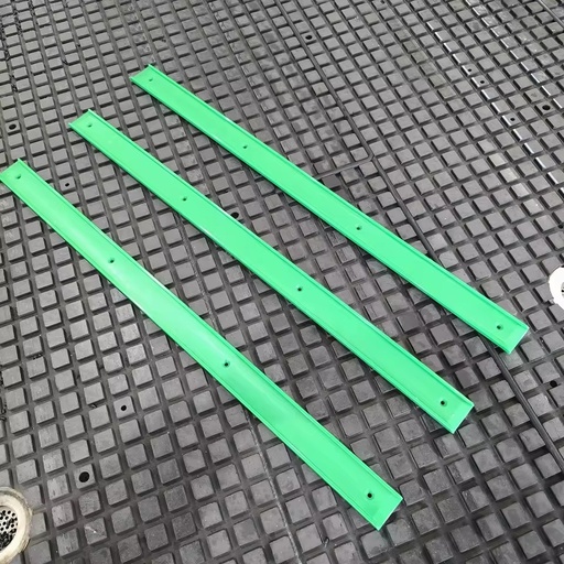 UHMWPE Eco-friendly Conveyor Chain Guides Green Wear Strip Custom Cutting Moulding