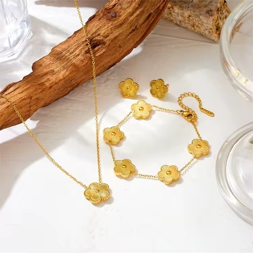 Trendy Non Tarnish Gold Plated Five Leaf Lucky Clover Flower Necklace Earrings Bracelet Waterproof Stainless Steel Jewelry Set