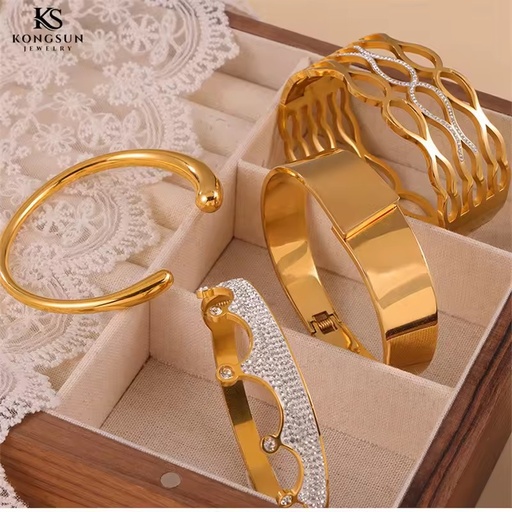 Minimalist Ins Fashion Open Bracelet Non Tarnish 18k Pvd Gold Plated Titanium Steel Chunky Diamond Bangle for Women