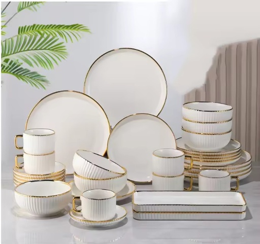 Nordic Gold Rim Matte White Ceramic Dinnerware Set 32pcs Luxury Royal Tableware Sustainable Microwave Dishwasher Safe