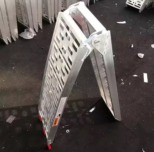 Manufacturer Supply Motorcycle Aluminium ATV Loading Ramp Pickup Truck Ramp Foldable Ramps