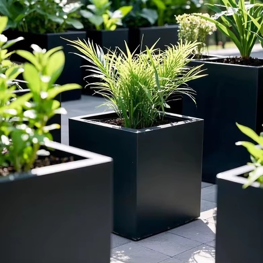Factory OEM ODM Sprayed Aluminum Laser Cut Minimalist Classic Outdoor Garden Partition with Planter Box