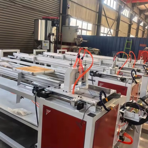 Customizable Servo Cutting Equipment for Plastic Pipe Profiles, Precise Cutting of Fixed Length, Used for Plastic Extrusion