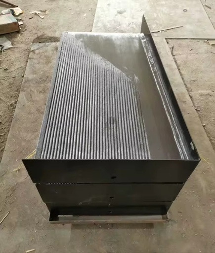 Industrial Shaking Table Gravity Concentrator, Mineral Separation Machine with Riffled Deck for Gold Ore Mining Processing