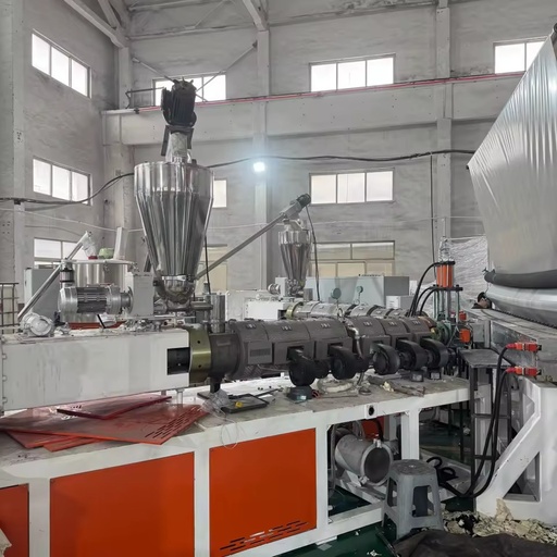 Automatic Plastic Extruder Machine WPC Decking Board Production Line High Output PLC Control PVC Floor Sheet Machine