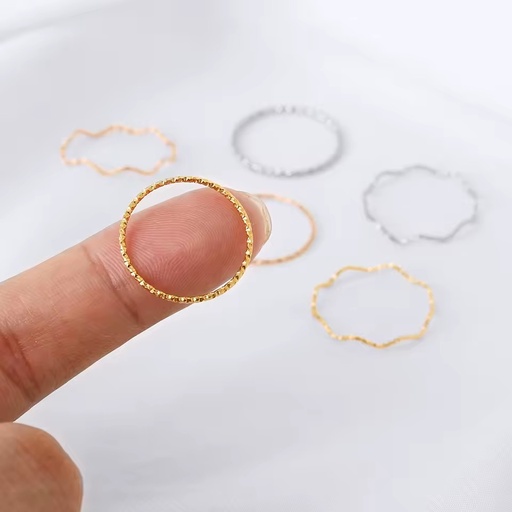 High Quality Dainty Gold Plated Thin Hammer Ring Waterproof Stainless Steel Stackable Designer Circle Ring