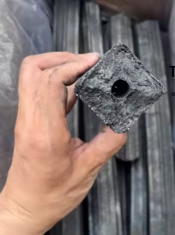 Manufacturer Black Charcoal Briquette Type C Hard Wood BBQ Fuel Smokeless Machine Made Best Grade 80-90% Fixed Carbon
