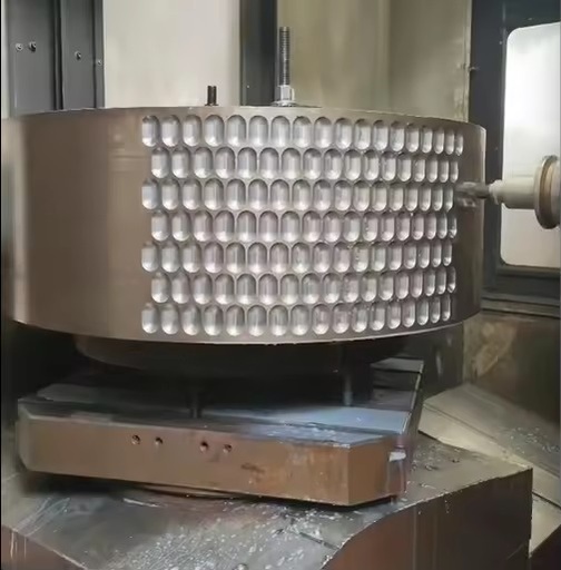 Plant Hydraulic Compacting Press Mining Machinery Accessories Obround Slot Roller Shell Sleeve Corrugated Closed High