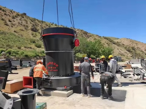 Factory Price HGM160 Raymond Mill SuperFine AC Motor 8-28t/h Capacity Limestone Raymond Mill Mine Mill Pulverizer Price
