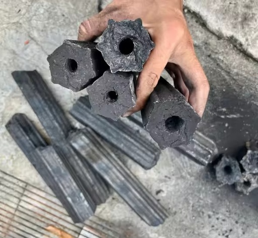 Wholesale Sawdust Wood Charcoal Briquettes Hardwood BBQ Fuel 7000-8000 Kcal/Kg Lump Shape Fixed Carbon 75-85% Moisture 5% Max